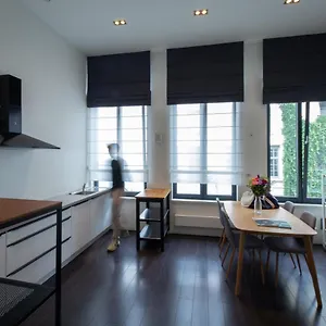 https://klapdorp-2e.hotelsantwerp.net