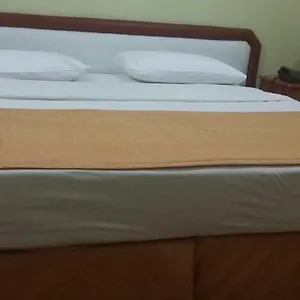 https://royal-paris-hotel.dubaihotelsoffers.com